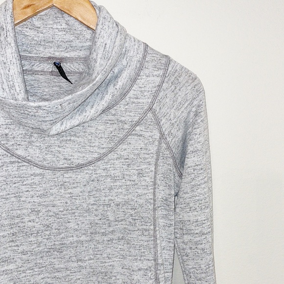 KUHL Lea Cowlneck Pullover Light Gray Knit With Kangaroo Pocket Size Small - Picture 4 of 9